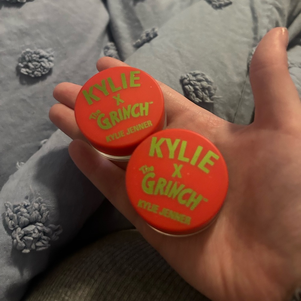 kylie x grinch pressed shadows
